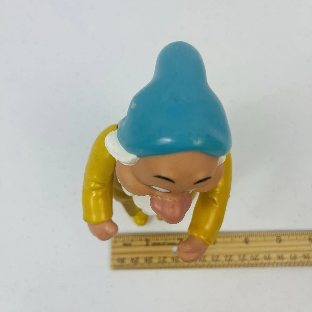 Bashful‎ Disney Seven Dwarfs Vinyl Toy Figure PVC Plastic Posable Figure